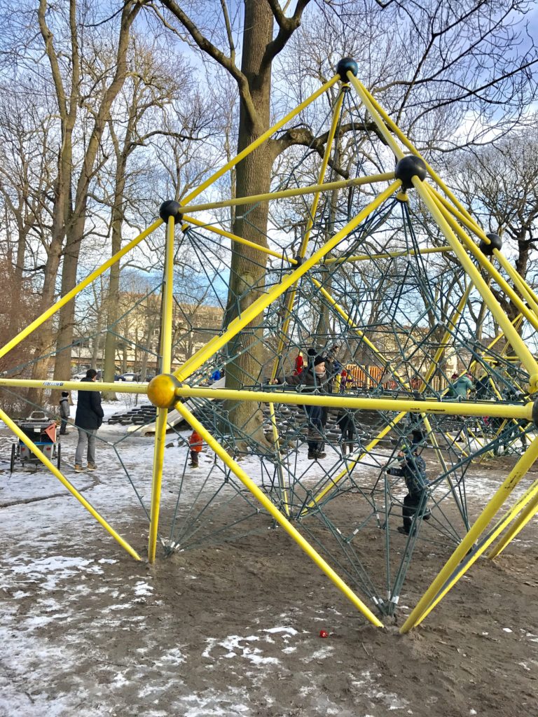 Lieblingsplätze in meiner Stadt - Teil 5: Spielplatz im Clara-Zetkin-Park